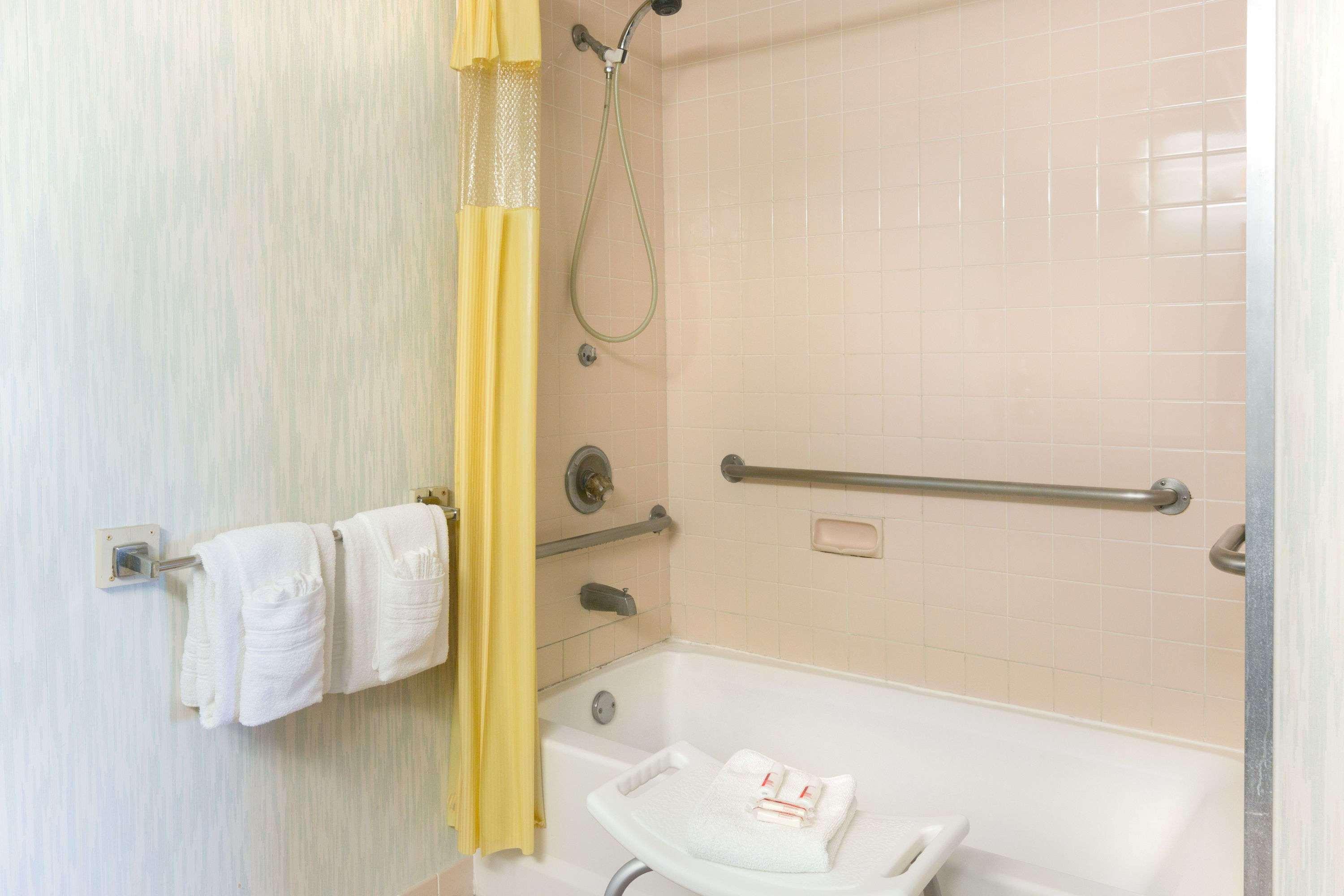 Days By Wyndham Hotel Richmond